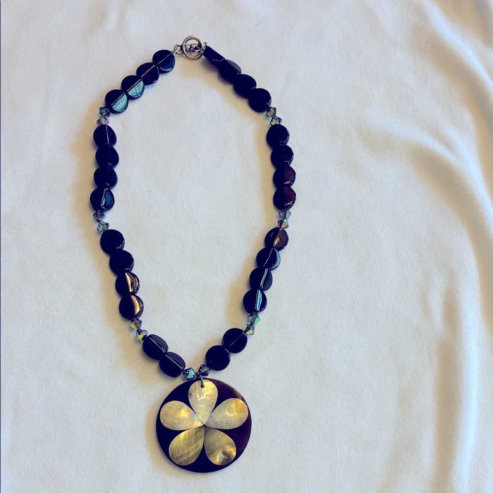 Elegant Black and iridescent Pendant Necklace
